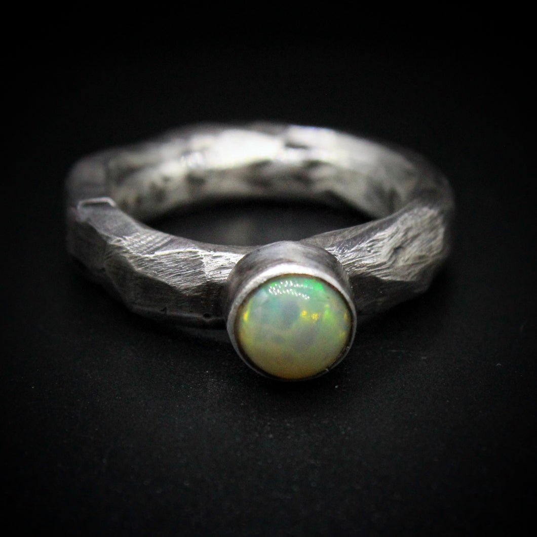 Welo Opal Ring