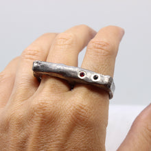Load image into Gallery viewer, Garnet &amp; Black Spinel Double Finger Ring